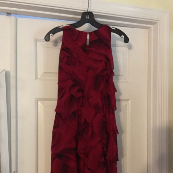 Red dress - Picture 3 of 3